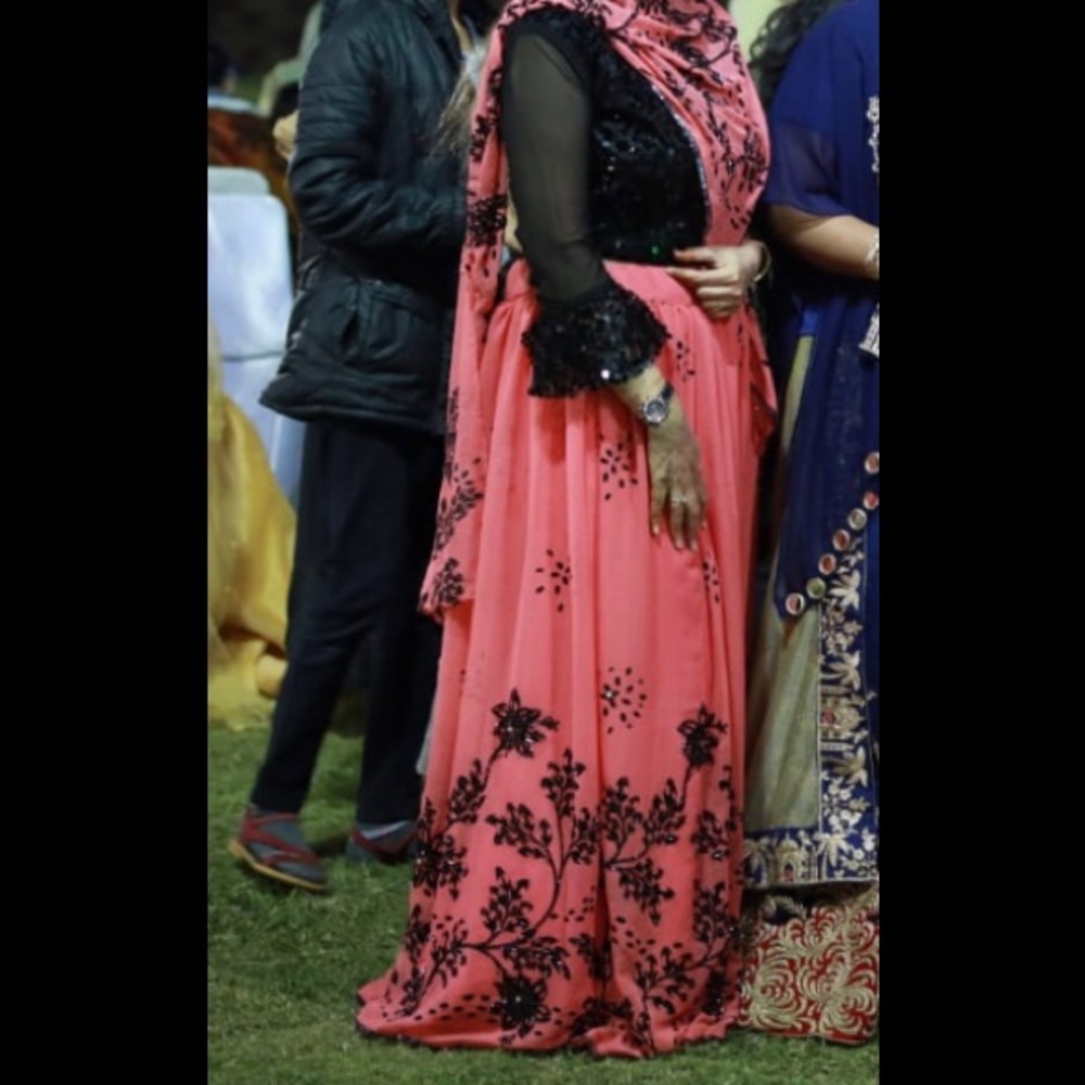 Shimmery georgette fabric lehenga with cut-dana work &crop top n V shaped stole - Picture 3 of 17